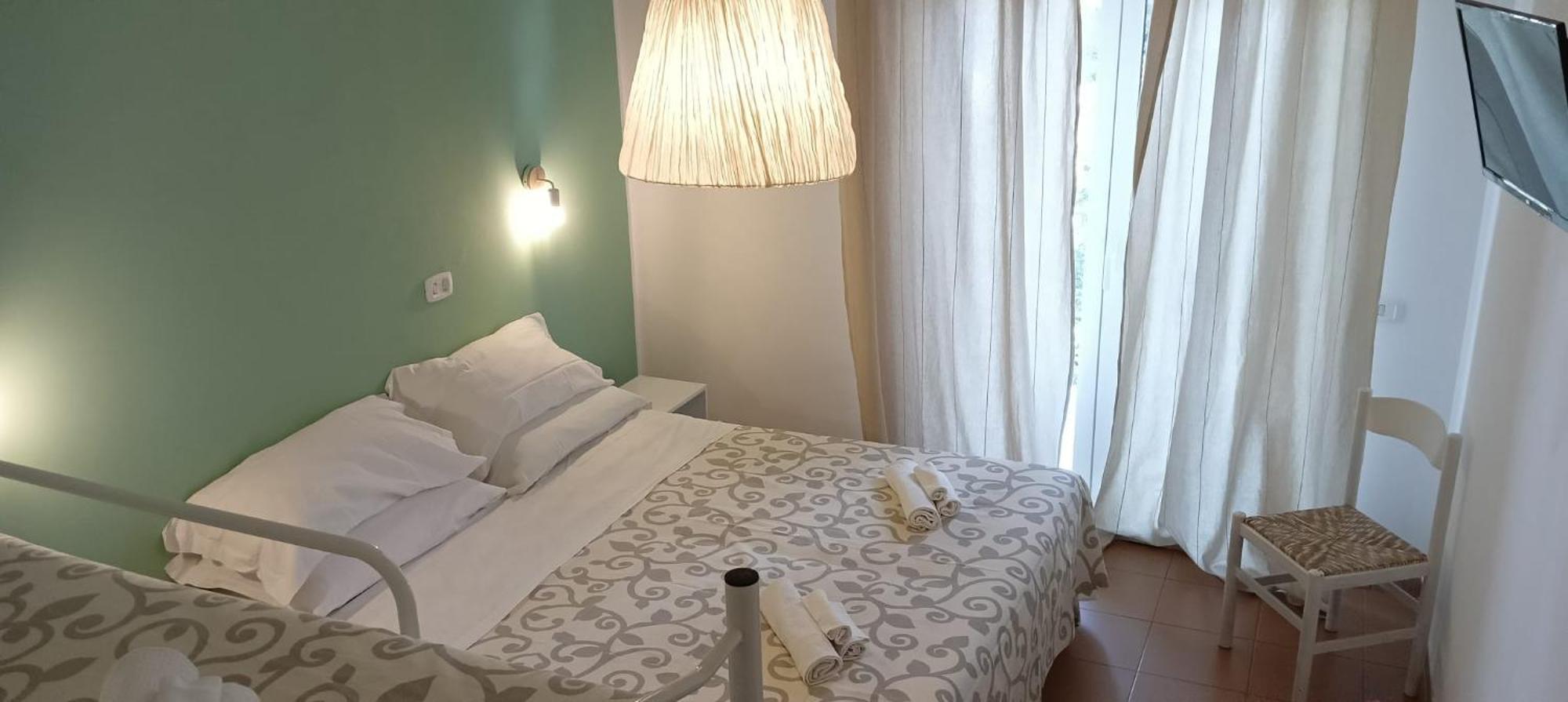 Hotel Petit Silvi Marina Ngoại thất bức ảnh