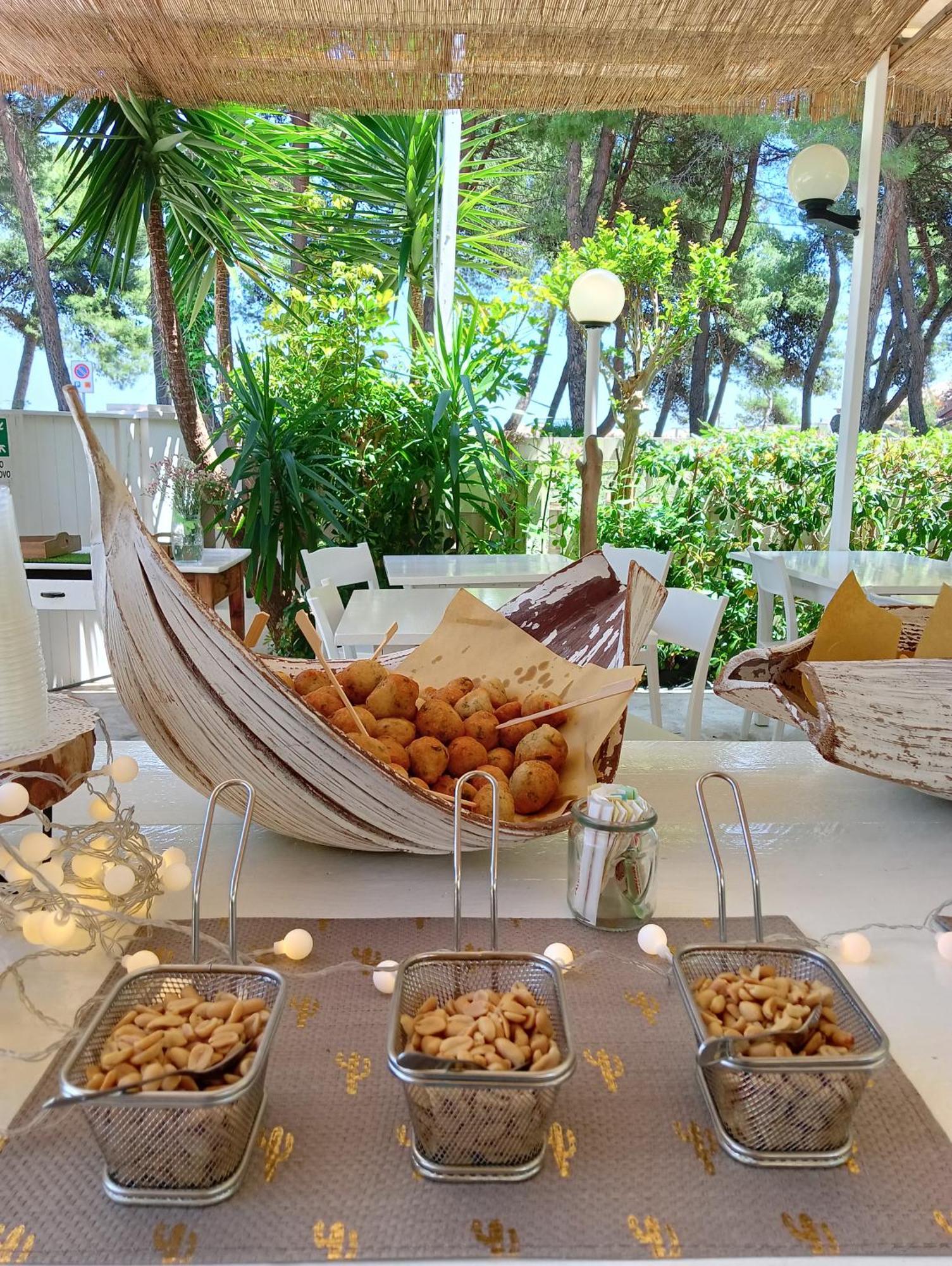 Hotel Petit Silvi Marina Ngoại thất bức ảnh