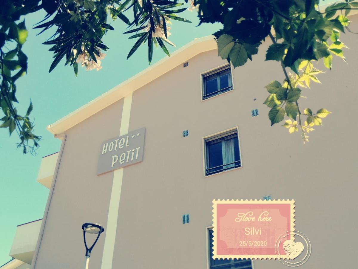 Hotel Petit Silvi Marina Ngoại thất bức ảnh